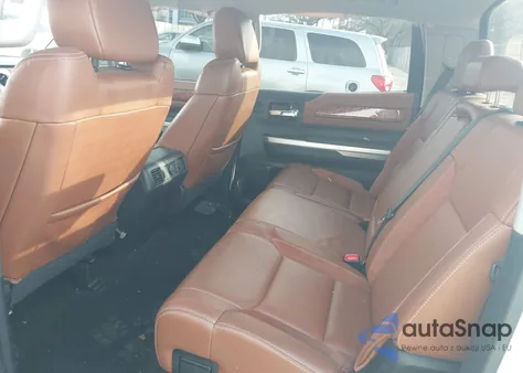 2017 Toyota Tundra 1794 5.7L V8 из США, поврежденный, VIN 5TFAW5F12HX591449